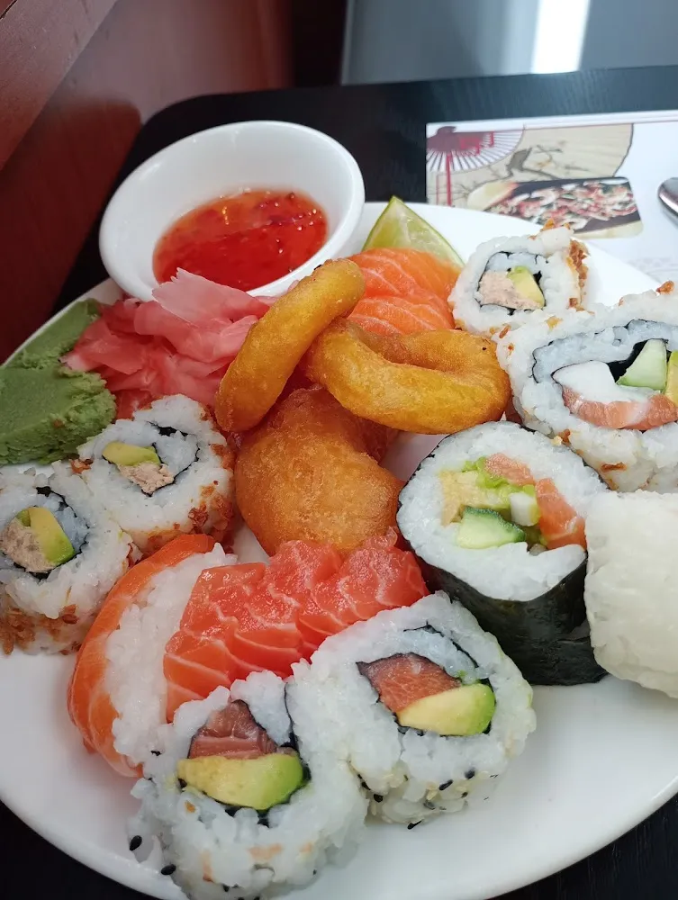 Shasimi Maki Saumon Avocat