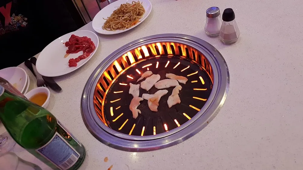 Wok A Faire Soit Même À Table Ou Au Comptoir Comme Traditionnellement